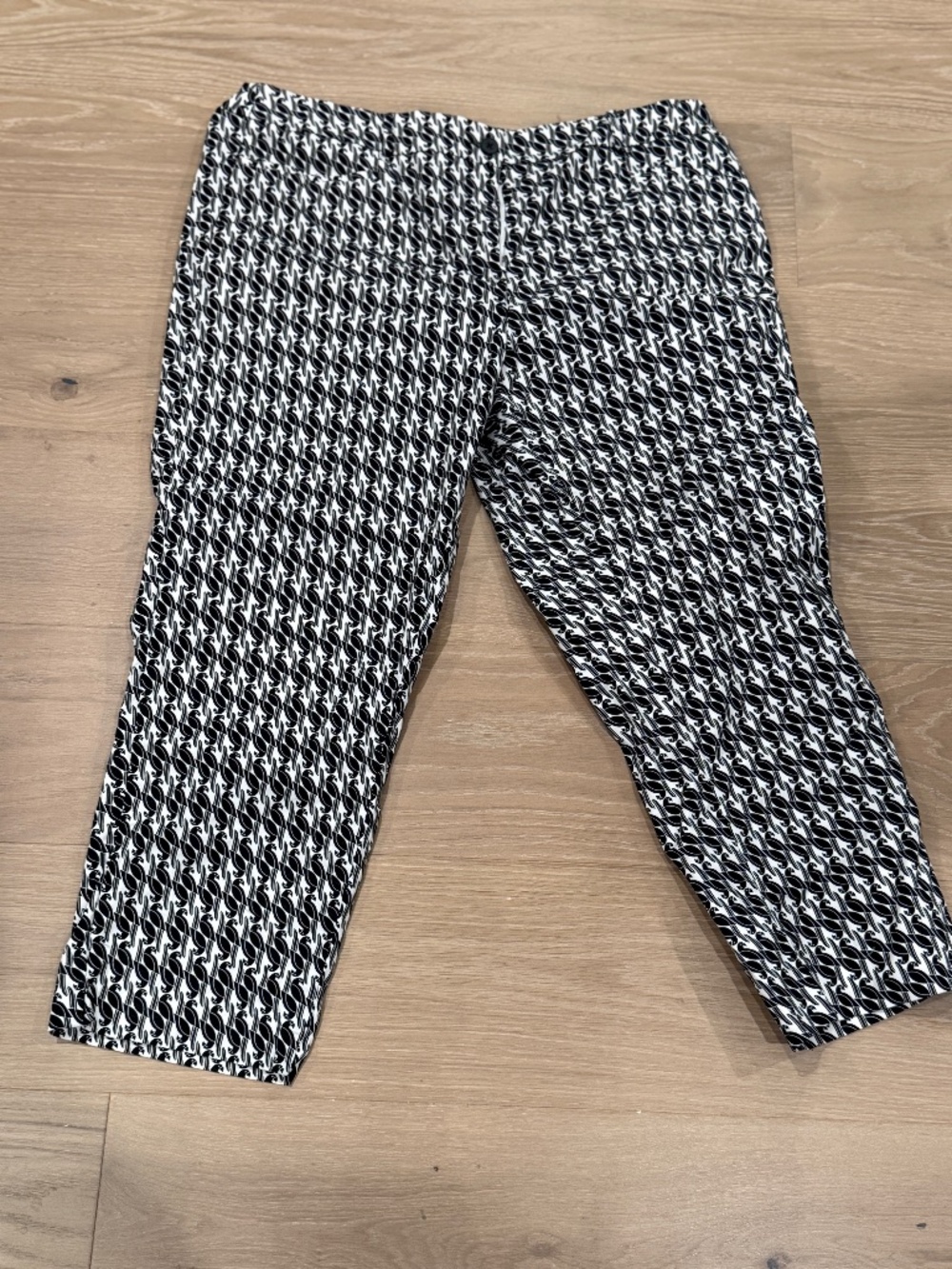 Talbots Black/White Abstract Bird Print Stretch Capri Pants Women's Size 18W